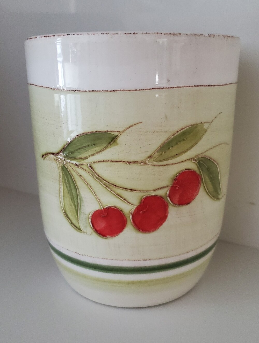 CRATE & BARREL Ceramic Cherry Motif Utensil Holder in Cream & Red Made In ITALY
